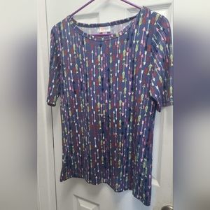 Med size classic  t with arrows